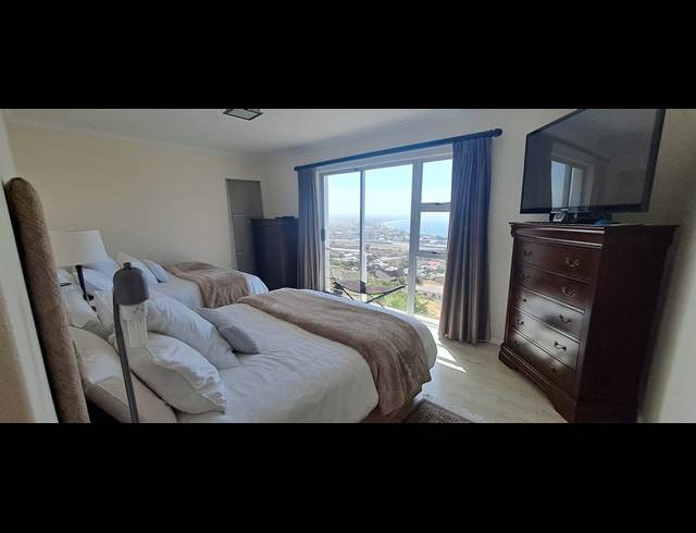 4 BEDROOM HOUSE FOR SALE IN SALDANHA HEIGHTS